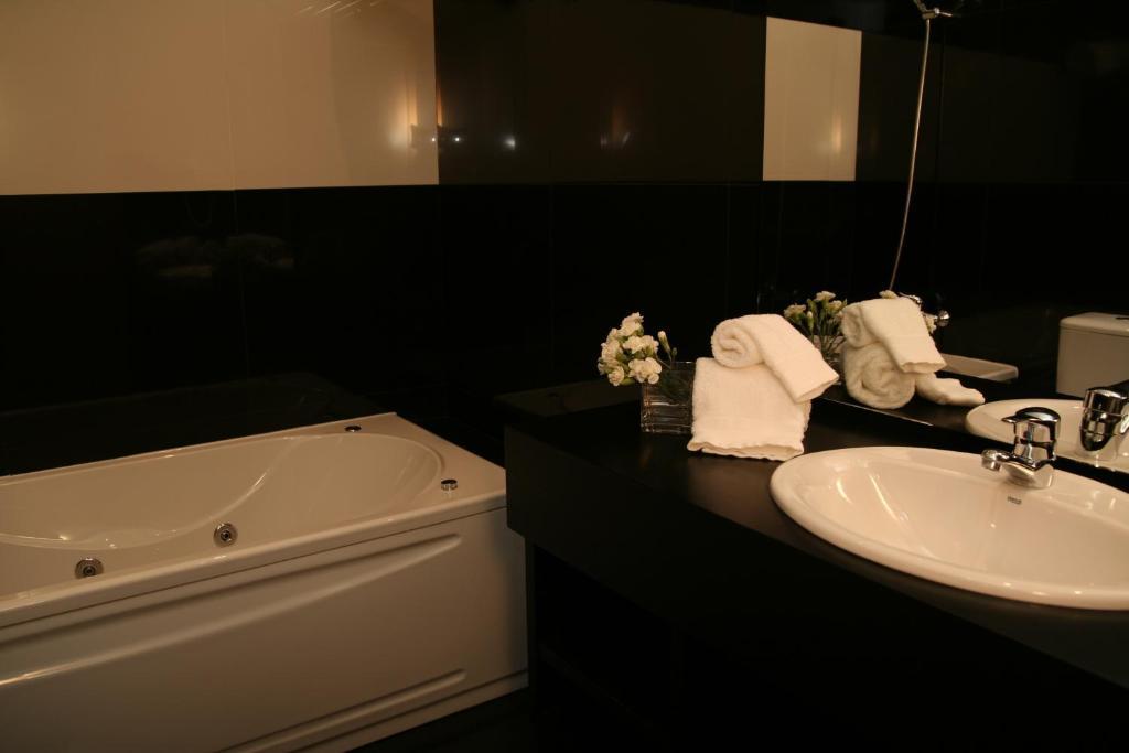 Santo Thyrso Hotel Santo Tirso Room photo