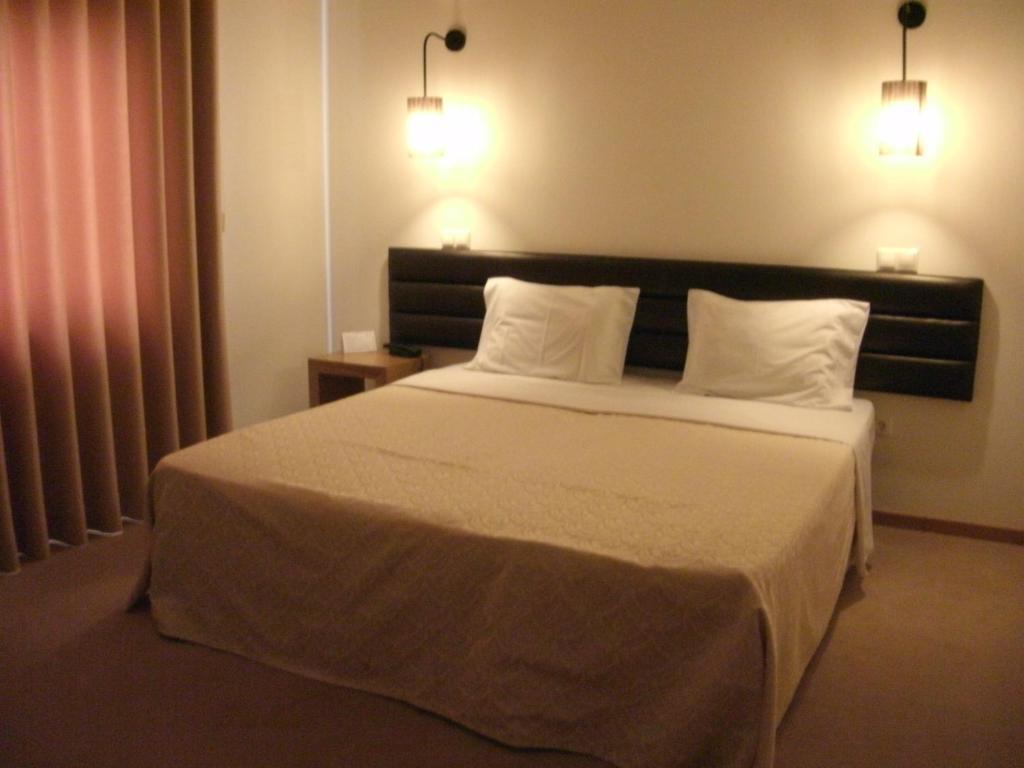 Santo Thyrso Hotel Santo Tirso Room photo